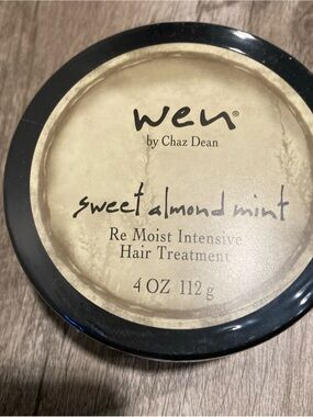 WEN Sweet Almond Mint Hair Treatment Jar - Black and Cream